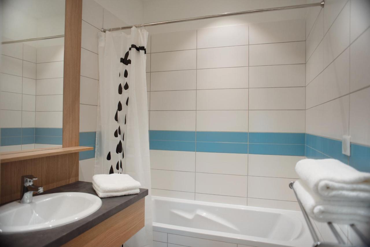 Appartements Des Joncas Мартиг Экстерьер фото