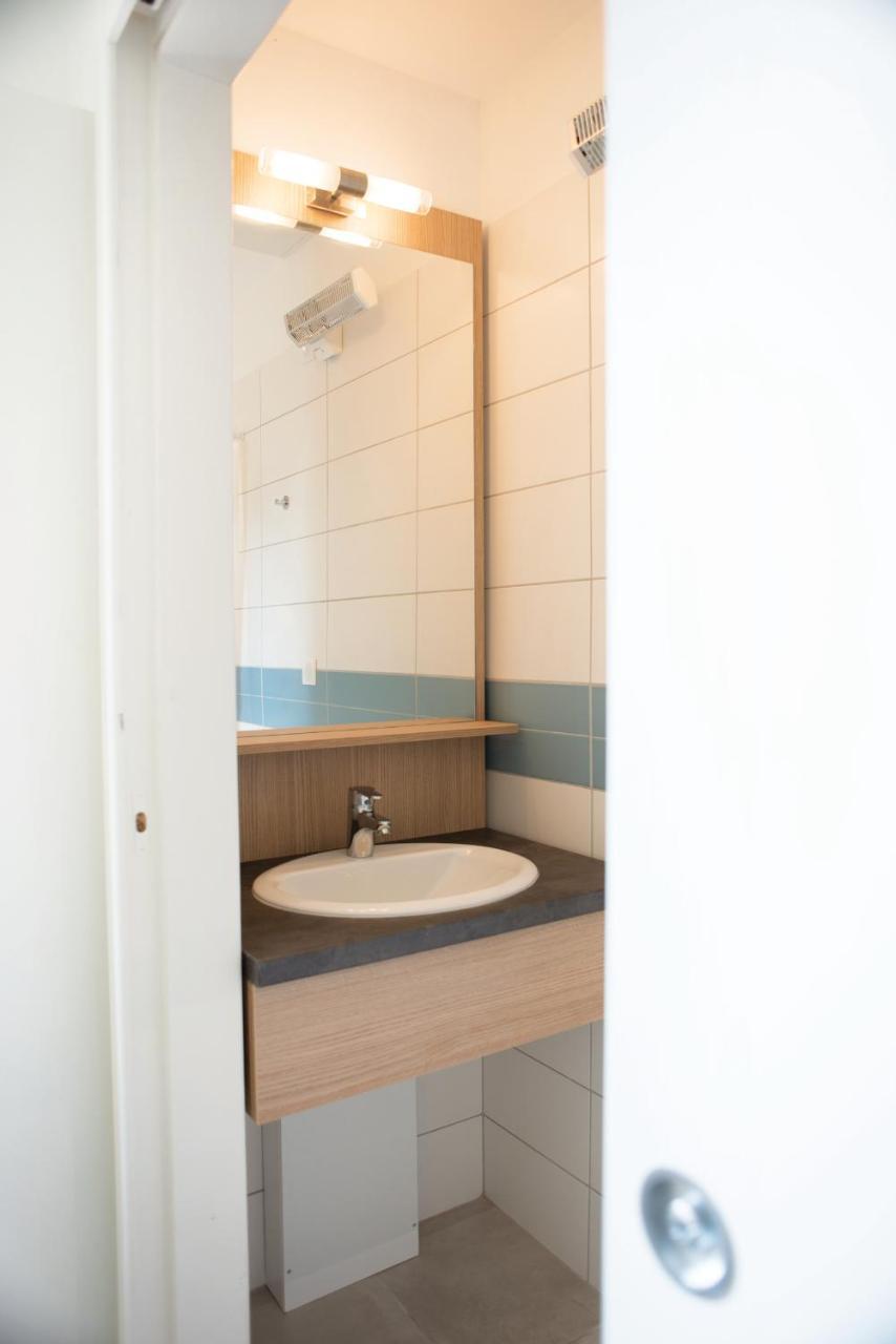 Appartements Des Joncas Мартиг Экстерьер фото
